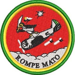 GRUPO DE AVIACIÓN DE COMBATE PIF-PAF ESCUADRÓN ROMPE MATO